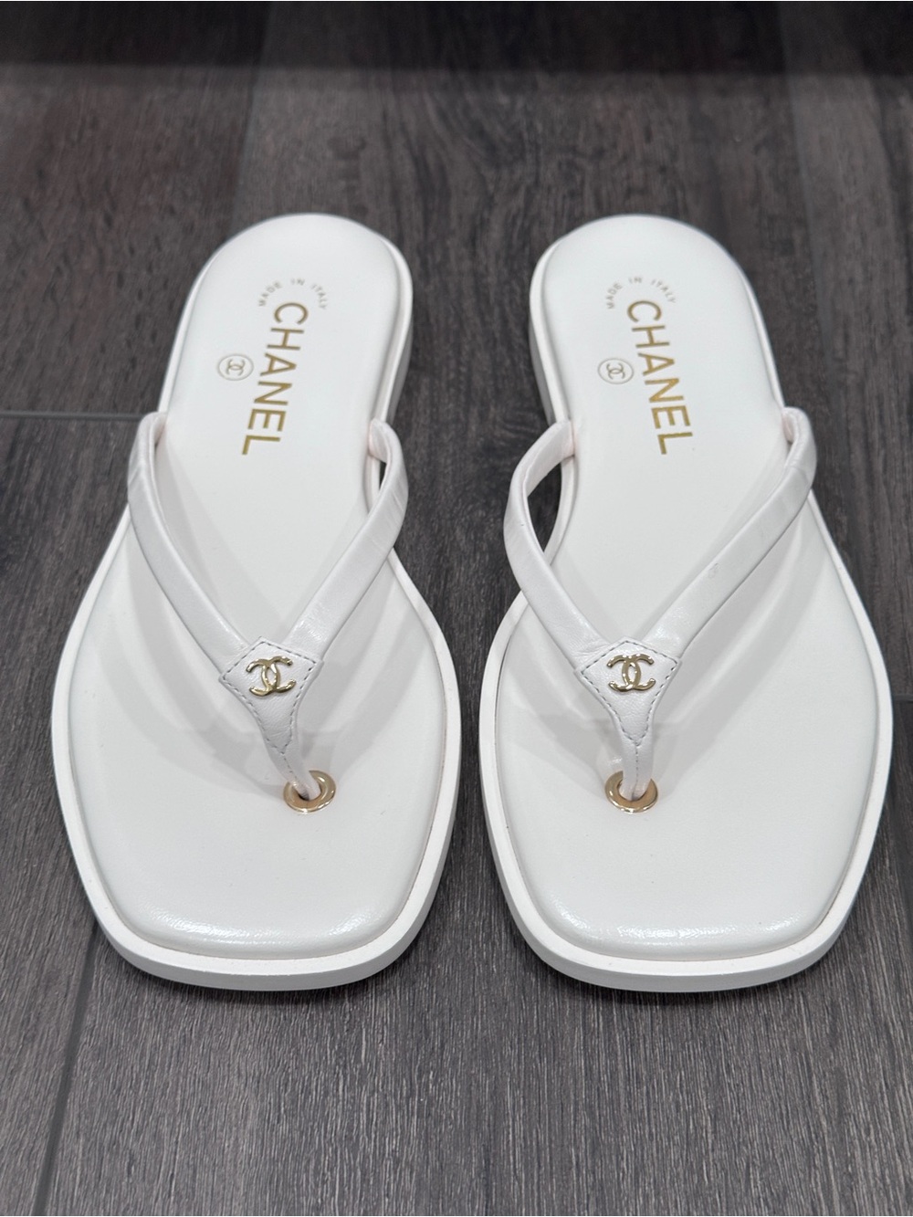 2026 CHANEL IVORY MILKY WHITE leather GOLD CC Logo FLIP FLOP Slides Sandals 36.5 - Picture 2 of 16